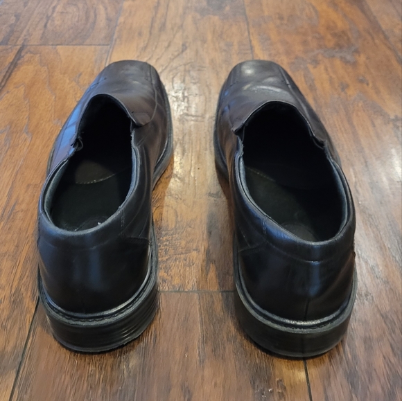 Bostonian Loafer Slip On Dress Shoe - Picture 3 of 8